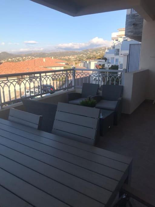 Appart Avec Terrasse Vue Sur Mer Exceptionnelle L'Ile-Rousse (Corsica) Exterior foto